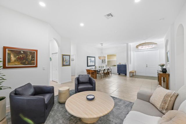 9387 Silent Oak Circle, West Palm Beach, FL 33411