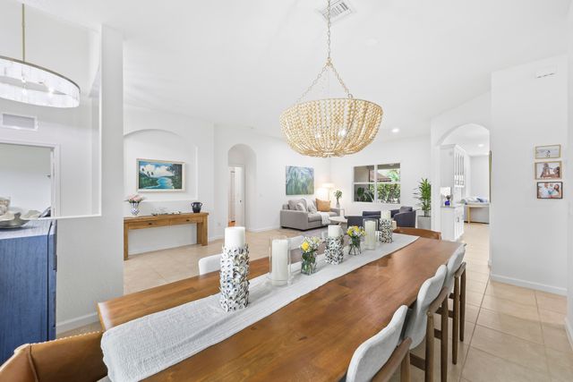 9387 Silent Oak Circle, West Palm Beach, FL 33411