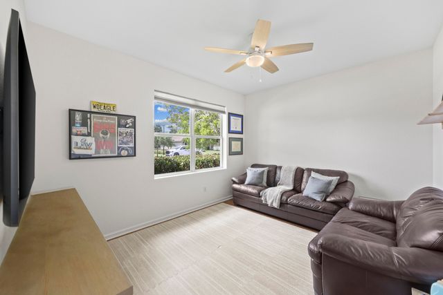 9387 Silent Oak Circle, West Palm Beach, FL 33411