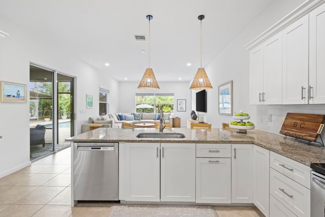 9387 Silent Oak Circle, West Palm Beach, FL 33411