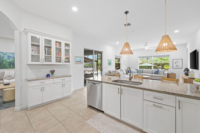 9387 Silent Oak Circle, West Palm Beach, FL 33411