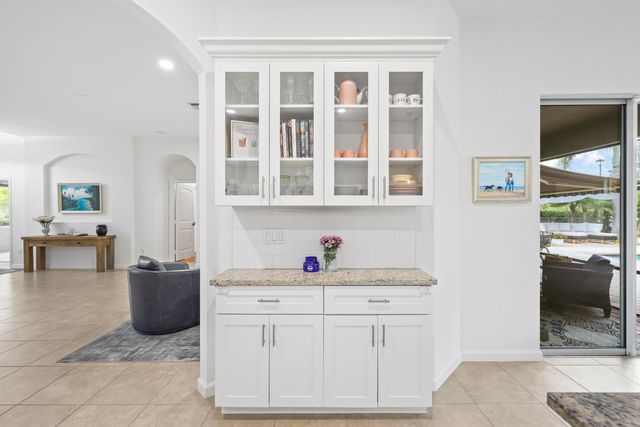 9387 Silent Oak Circle, West Palm Beach, FL 33411