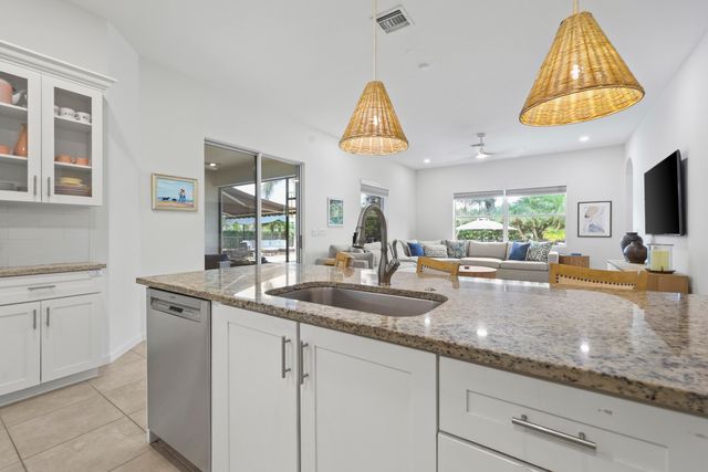 9387 Silent Oak Circle, West Palm Beach, FL 33411