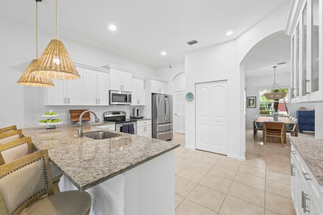 9387 Silent Oak Circle, West Palm Beach, FL 33411