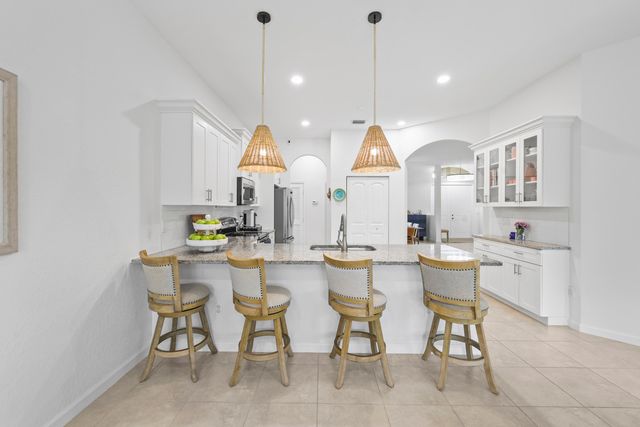 9387 Silent Oak Circle, West Palm Beach, FL 33411