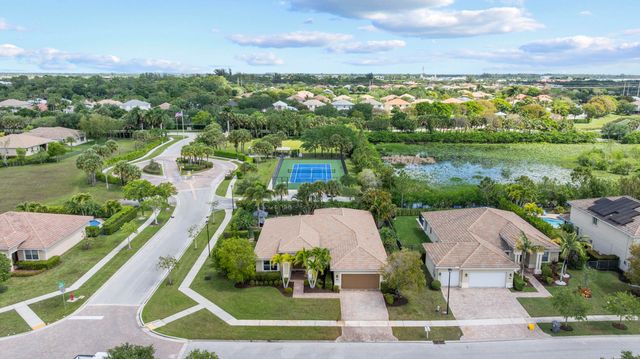 9387 Silent Oak Circle, West Palm Beach, FL 33411