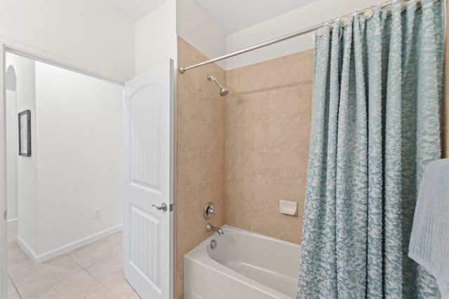 9387 Silent Oak Circle, West Palm Beach, FL 33411