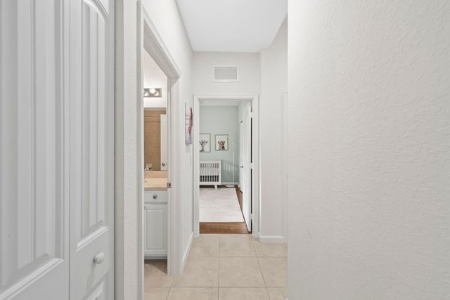 9387 Silent Oak Circle, West Palm Beach, FL 33411