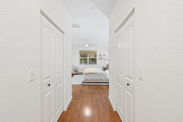 9387 Silent Oak Circle, West Palm Beach, FL 33411