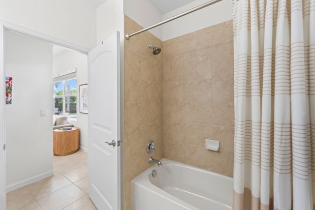 9387 Silent Oak Circle, West Palm Beach, FL 33411