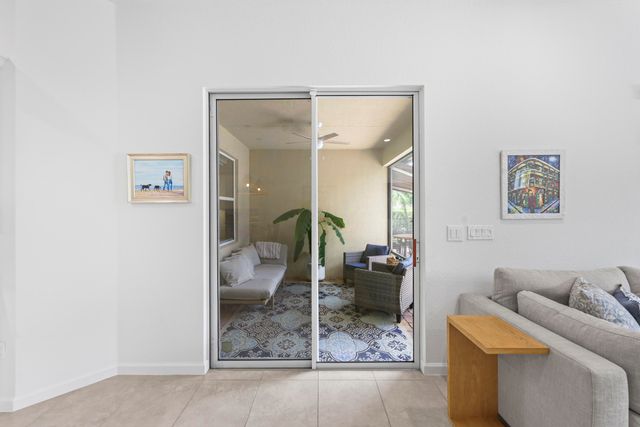 9387 Silent Oak Circle, West Palm Beach, FL 33411