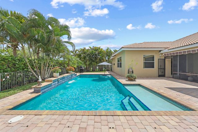 9387 Silent Oak Circle, West Palm Beach, FL 33411