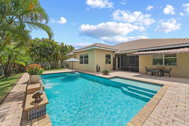 9387 Silent Oak Circle, West Palm Beach, FL 33411
