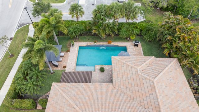 9387 Silent Oak Circle, West Palm Beach, FL 33411
