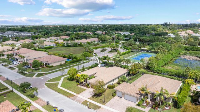 9387 Silent Oak Circle, West Palm Beach, FL 33411