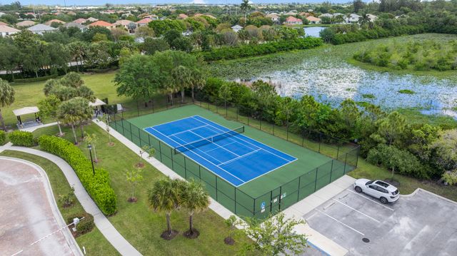 9387 Silent Oak Circle, West Palm Beach, FL 33411