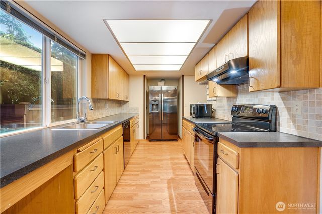 1361 Bel Air Road, Tacoma, WA 98406