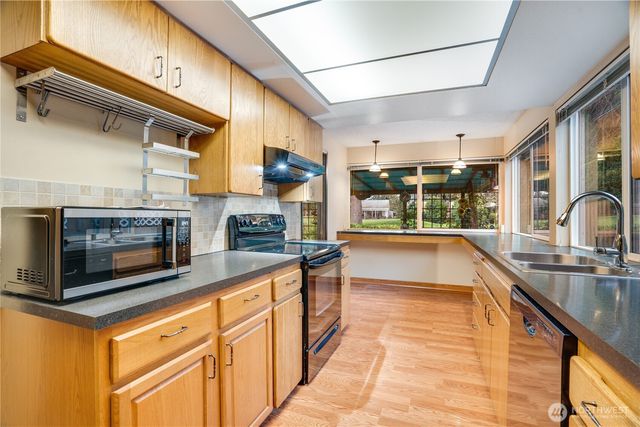 1361 Bel Air Road, Tacoma, WA 98406