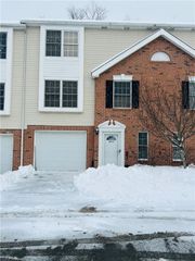 6912 Spring Valley Ln, Murrysville, PA 15632