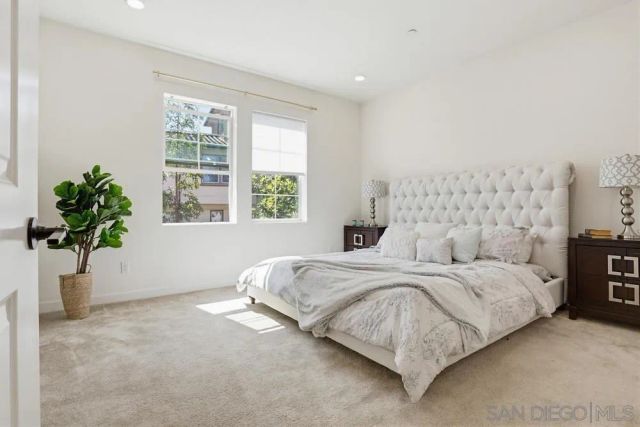 4373 Pacifica 6, Oceanside, CA 92056