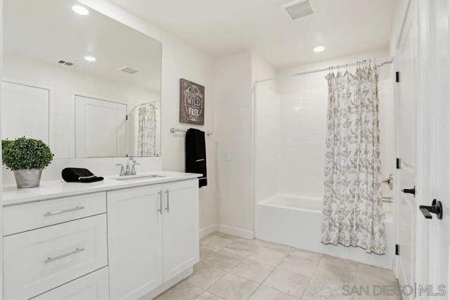 4373 Pacifica 6, Oceanside, CA 92056