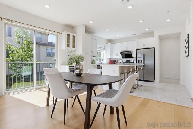 4373 Pacifica 6, Oceanside, CA 92056