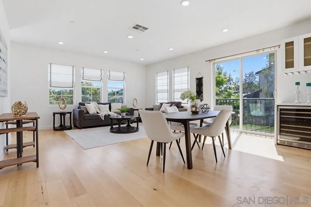 4373 Pacifica 6, Oceanside, CA 92056