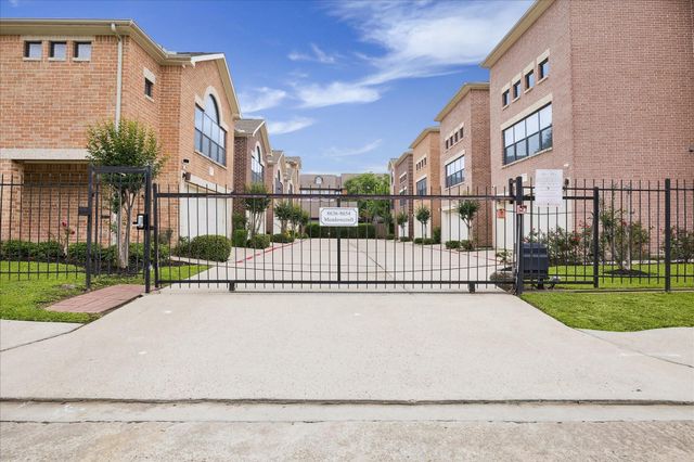8642 Meadowcroft Drive, Houston, TX 77063