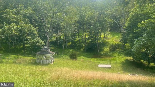1285 BOGGS LN, Mathias, WV 26812