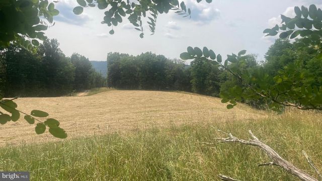 1285 BOGGS LN, Mathias, WV 26812