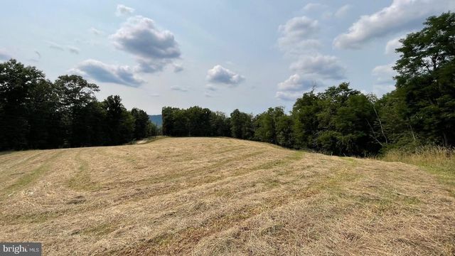 1285 BOGGS LN, Mathias, WV 26812