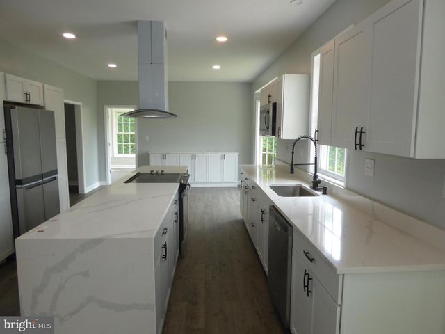 1285 BOGGS LN, Mathias, WV 26812