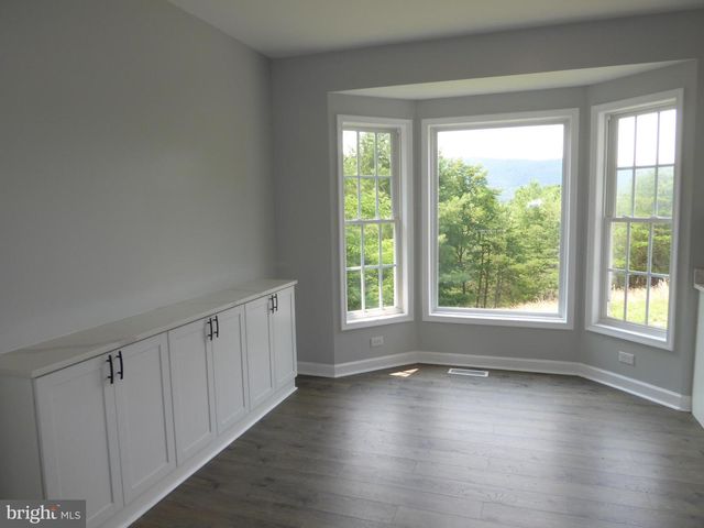 1285 BOGGS LN, Mathias, WV 26812
