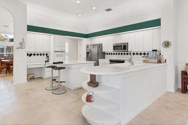 8576 WOODBRIAR DRIVE, Sarasota, FL 34238