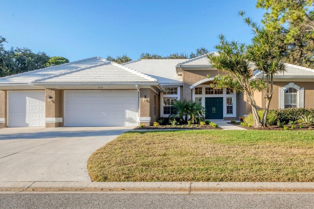 8576 WOODBRIAR DRIVE, Sarasota, FL 34238