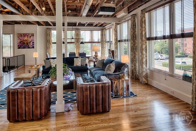 232 E Broughton Street, Savannah, GA 31401