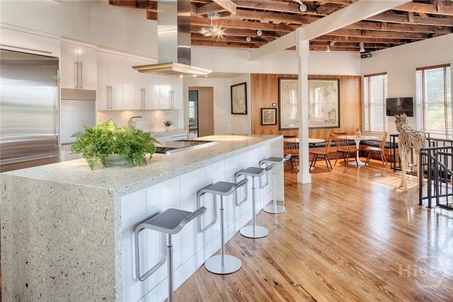 232 E Broughton Street, Savannah, GA 31401