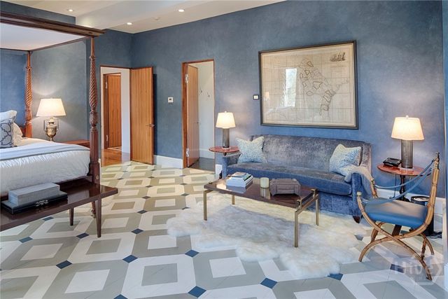 232 E Broughton Street, Savannah, GA 31401