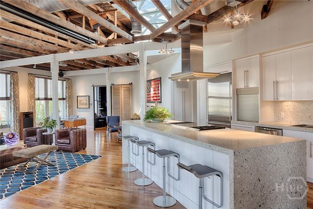 232 E Broughton Street, Savannah, GA 31401