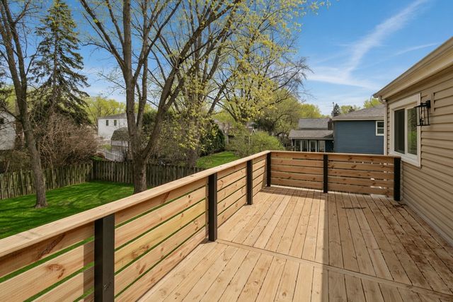 212 S River Road, Naperville, IL 60540