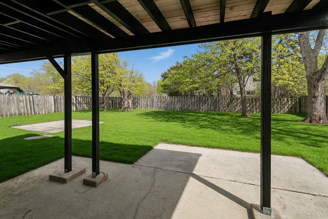 212 S River Road, Naperville, IL 60540