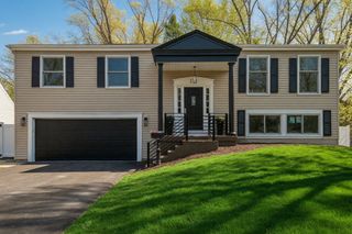 212 S River Road, Naperville, IL 60540