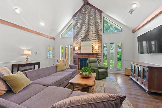 1546 Beckenham Dr, Baton Rouge, LA 70808