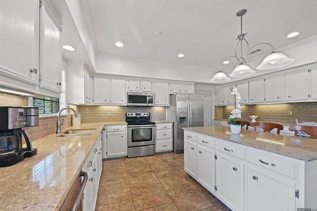 1546 Beckenham Dr, Baton Rouge, LA 70808