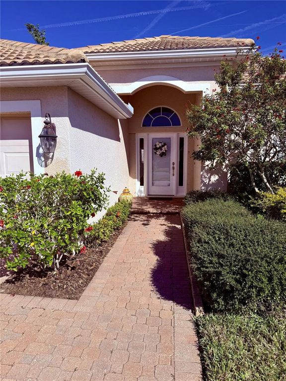 Image 2 of property listing at 6837 74TH STREET CIRCLE E, Bradenton, FL 34203