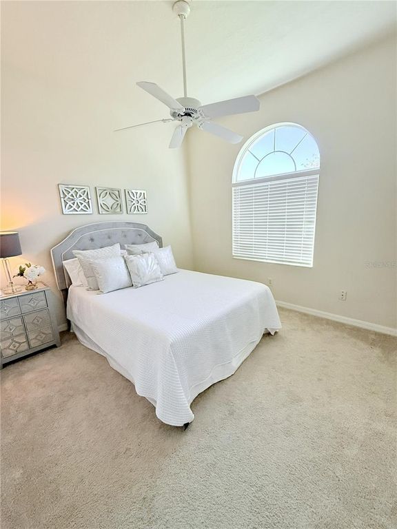 Image 14 of property listing at 6837 74TH STREET CIRCLE E, Bradenton, FL 34203