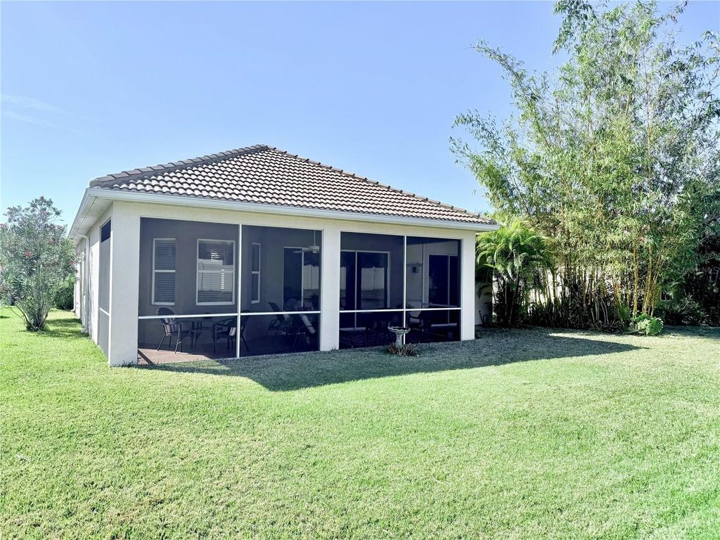 Image 17 of property listing at 6837 74TH STREET CIRCLE E, Bradenton, FL 34203
