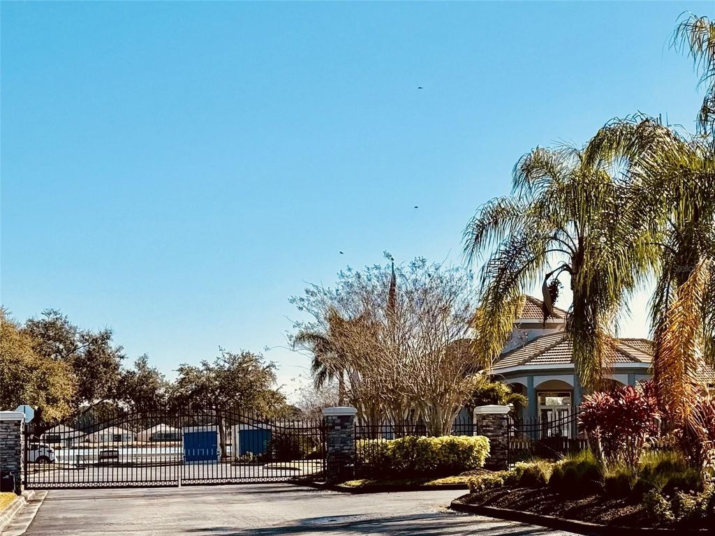 Image 18 of property listing at 6837 74TH STREET CIRCLE E, Bradenton, FL 34203