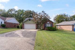 908 Willow Court, Siloam Springs, AR 72761