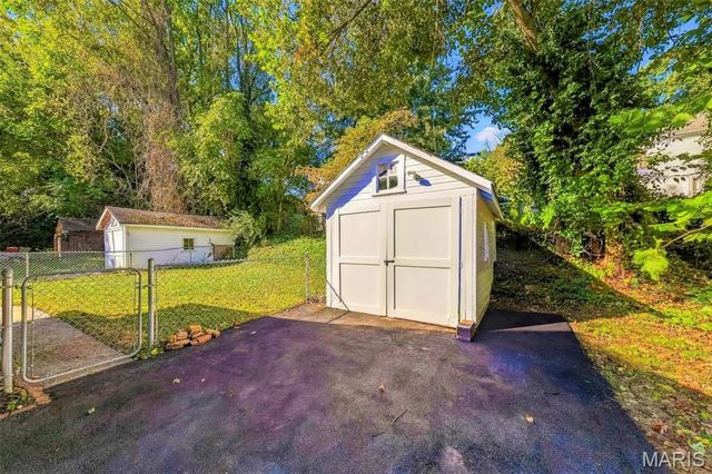 109 Lawrence Avenue, Ferguson, MO 63135